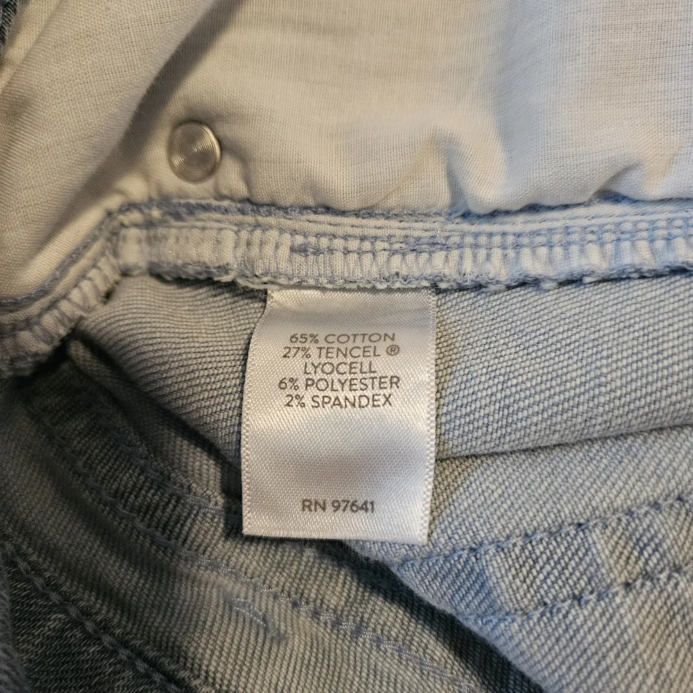 J Jill Authentic Fit crop light stone wash, frayed hem, straight leg, size 12 - Picture 12 of 15